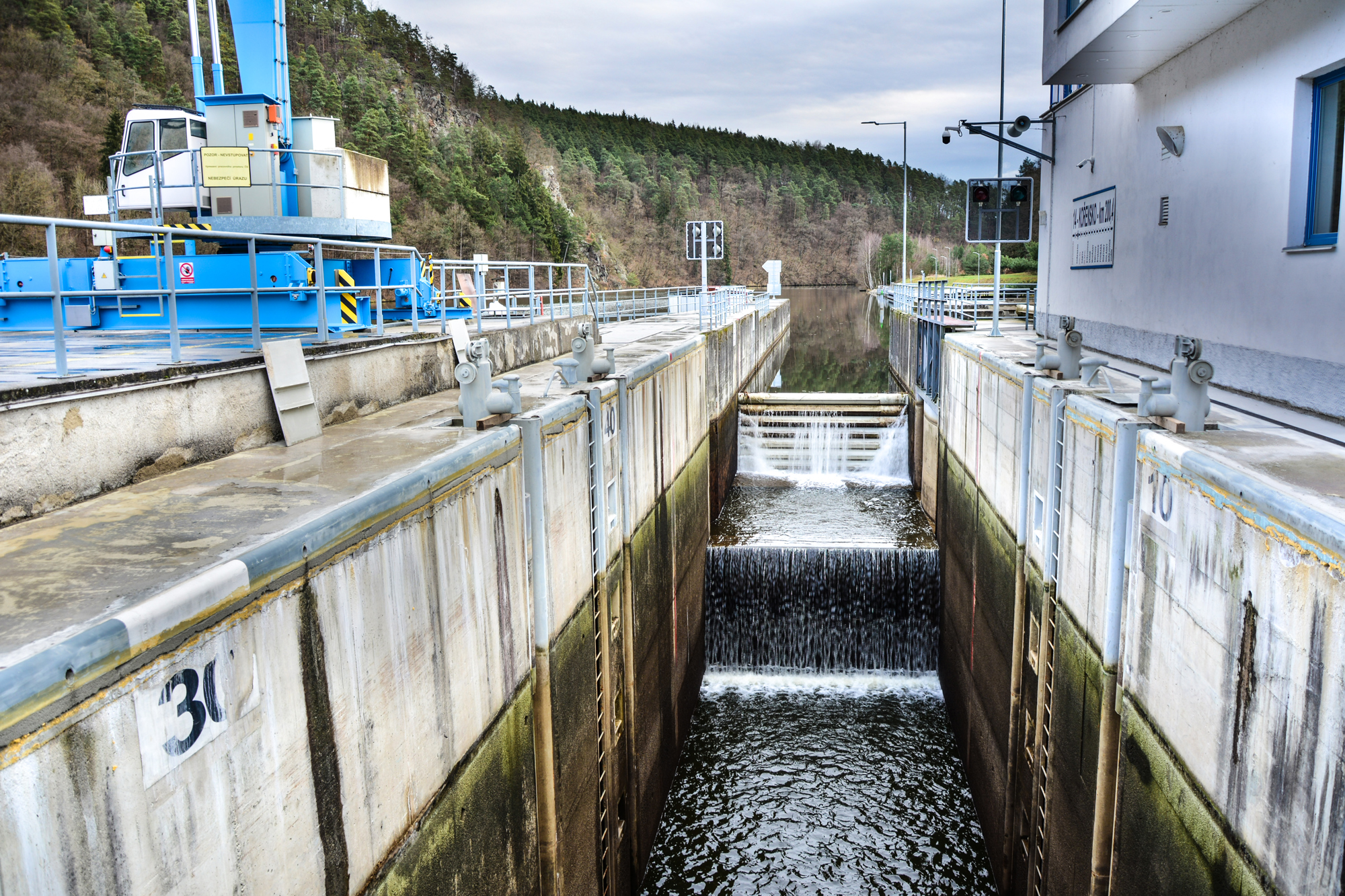 Hněvkovice hydroelectric structure